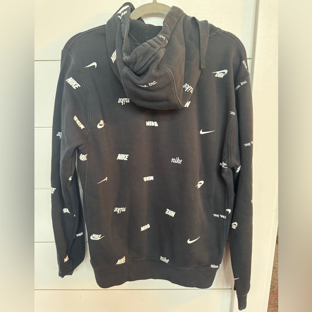Nike Men's Club Fleece Allover Print Black Hoodie
Size Small - Picture 3 of 6